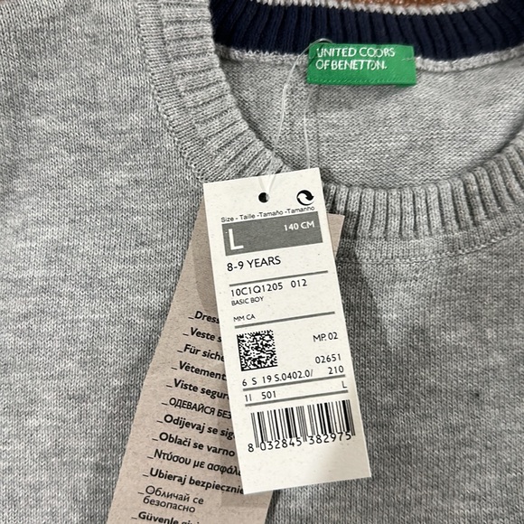 BNWT Benetton Crew Neck Sweater Gray with navy logo boys or girls - Picture 3 of 4